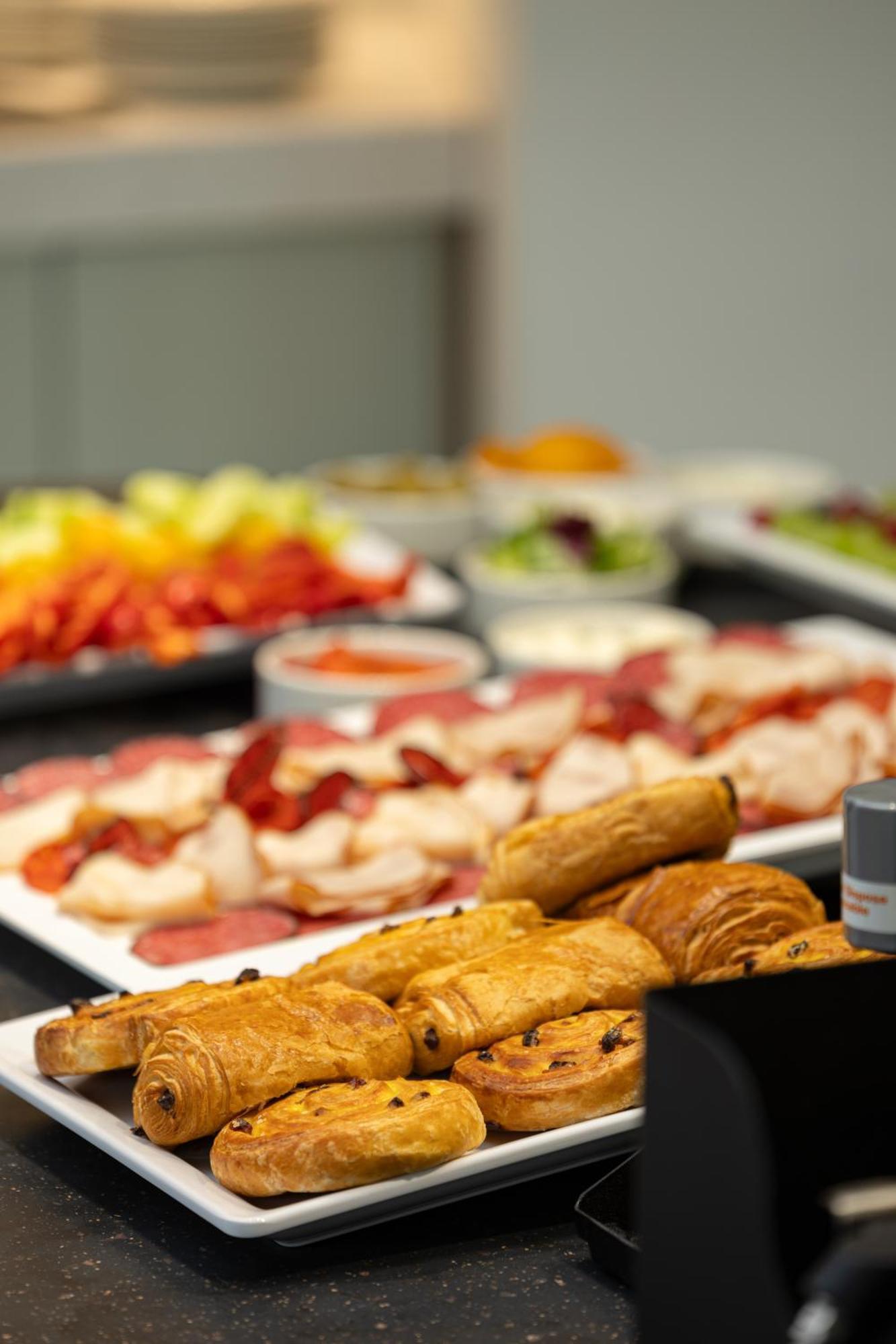 Hampton By Hilton Târgu-Mureş Extérieur photo